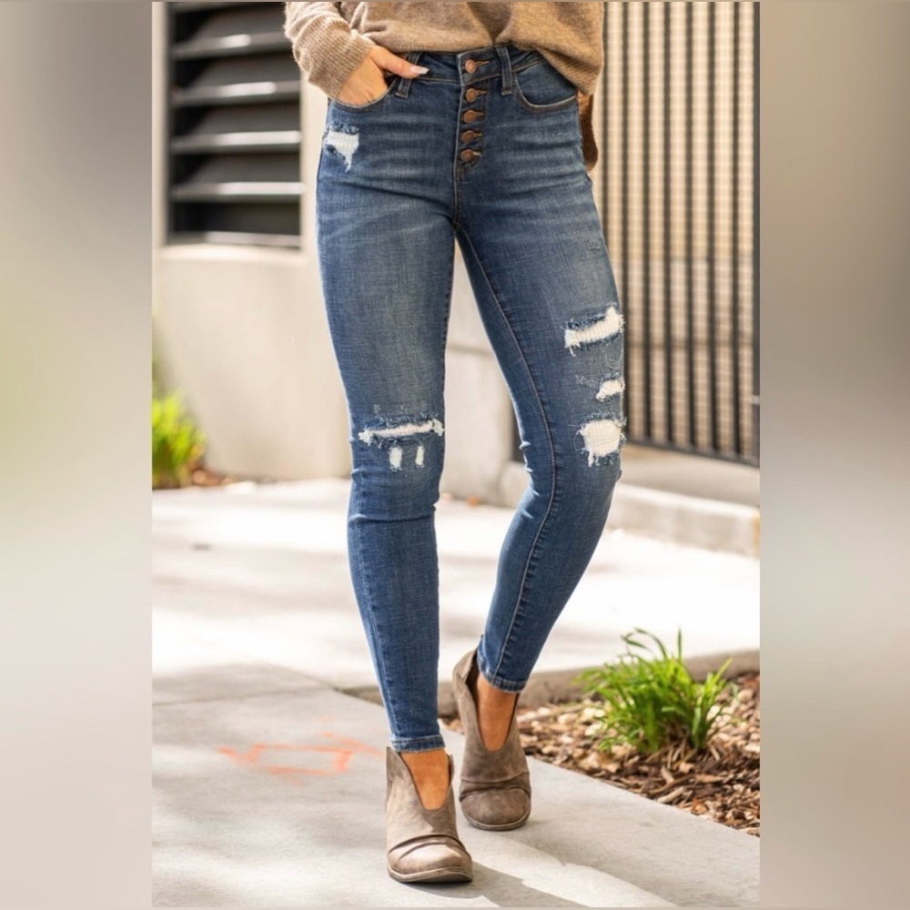 JUDY BLUE Skinny Fit Distressed Thermal Patch Button Fly Jeans.